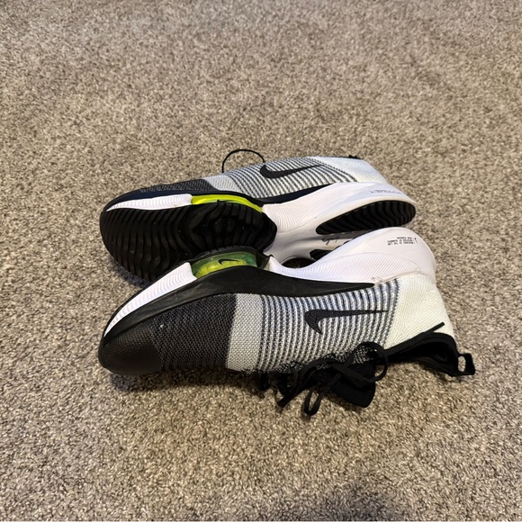 Nike Men's Black and White Running Shoes - Picture 3 of 5